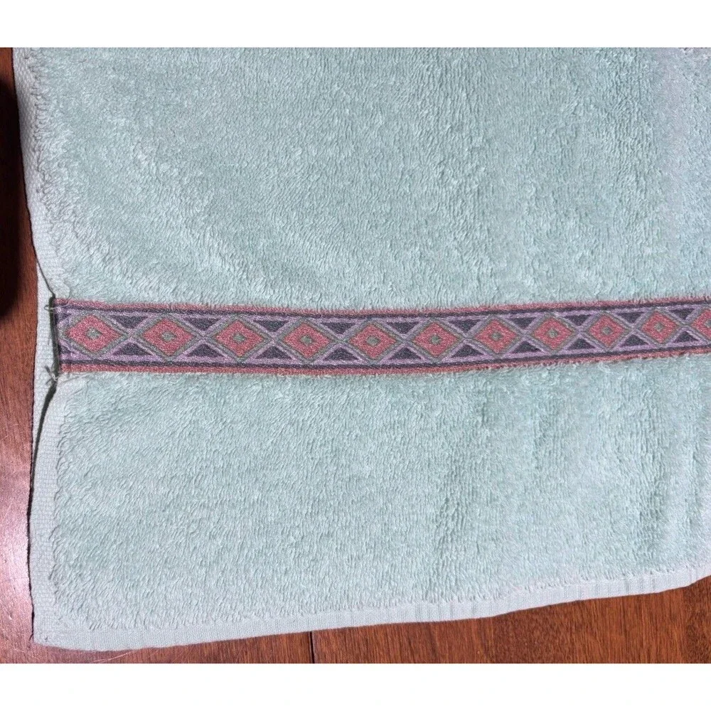 Saturday Knight Ltd Vintage Bath Towel 47X25” Sea Foam Teal Floral Embroidered